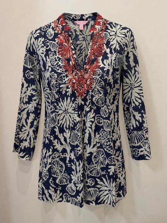 Lilly Pulitzer Tops - Lilly Pulitzer Navy and White Sea Life Tunic with Coral Bead Embroidery